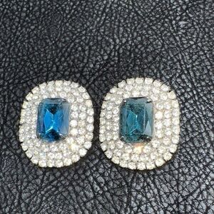Georgous Vintage  Elegant Blue and Silver Clip on  Earrings